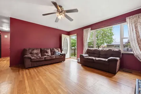 124 East Melody Lane Woodstock IL 60098