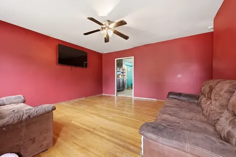 124 East Melody Lane Woodstock IL 60098