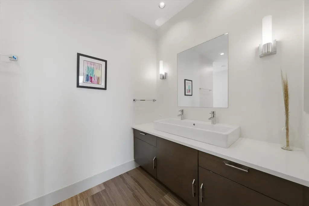 2028 West Division Street Chicago IL 60622