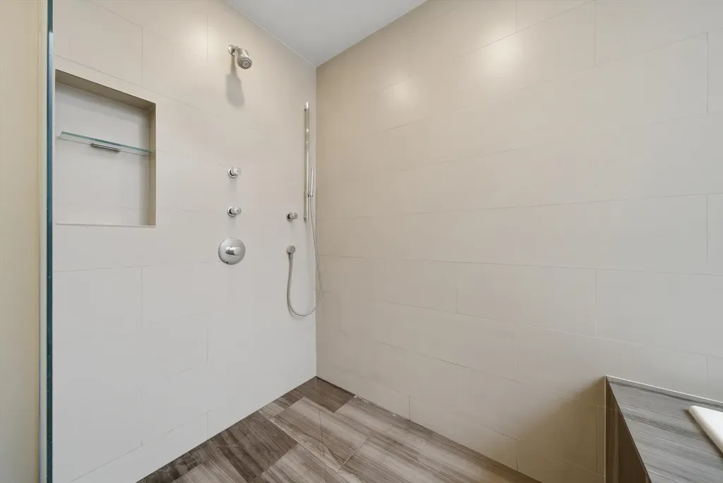 2028 West Division Street Chicago IL 60622