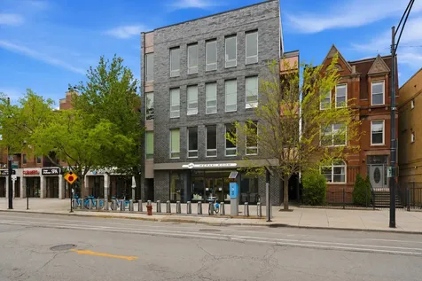 2028 West Division Street Chicago IL 60622