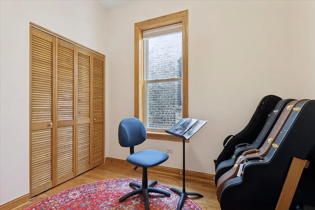 4216 North Winchester Avenue Chicago IL 60613