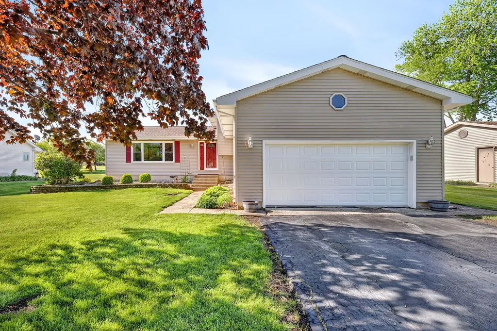2062 West Garden Drive Kankakee IL 60901
