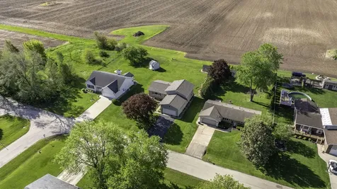 2062 West Garden Drive Kankakee IL 60901