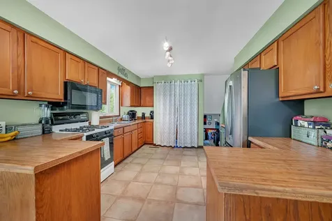 2062 West Garden Drive Kankakee IL 60901