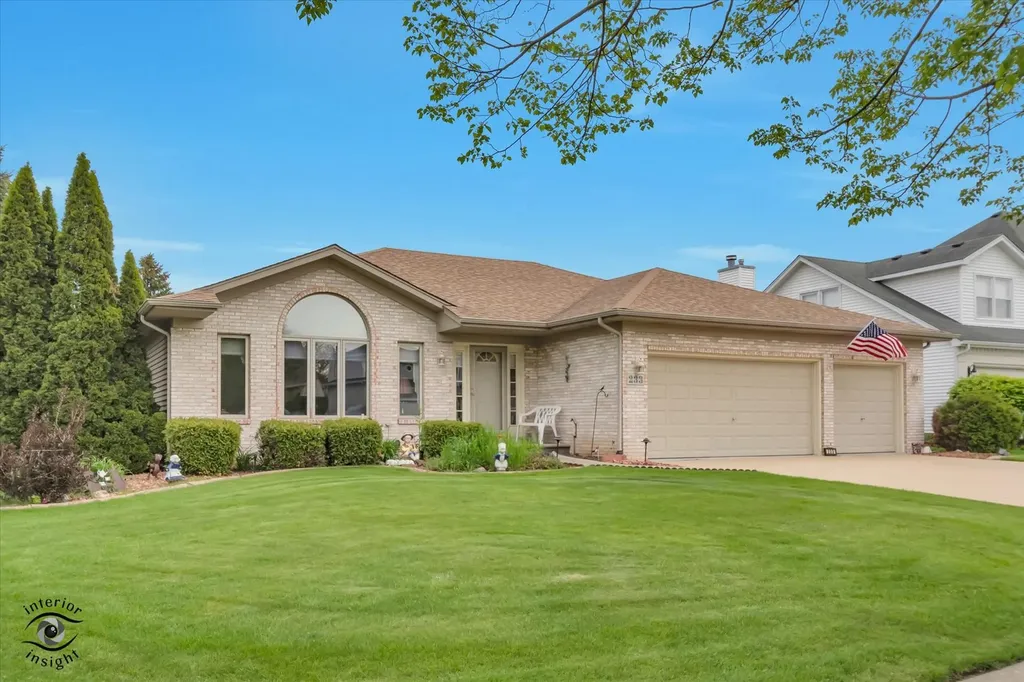 233 Goldenwood Court Aurora IL 60502
