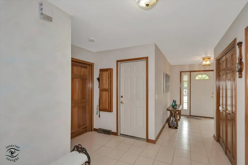233 Goldenwood Court Aurora IL 60502