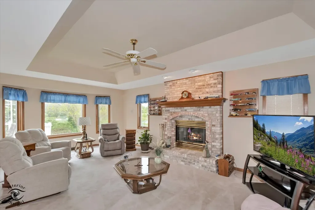 233 Goldenwood Court Aurora IL 60502