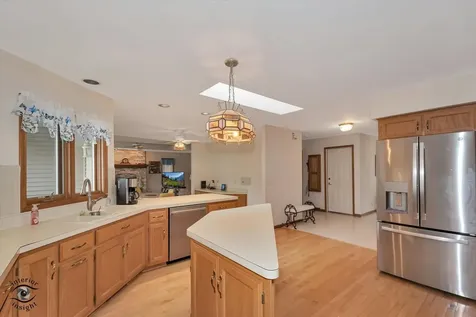 233 Goldenwood Court Aurora IL 60502