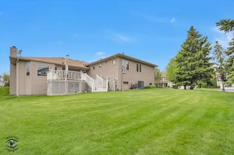 233 Goldenwood Court Aurora IL 60502