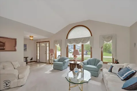 233 Goldenwood Court Aurora IL 60502