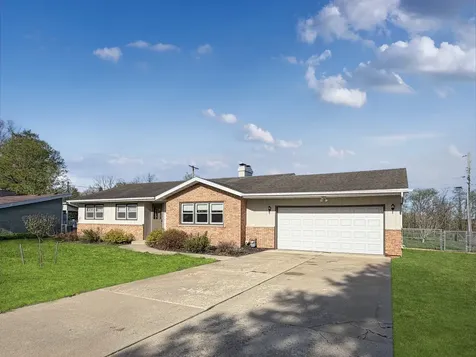527 Timber Hills Drive Freeport IL 61032