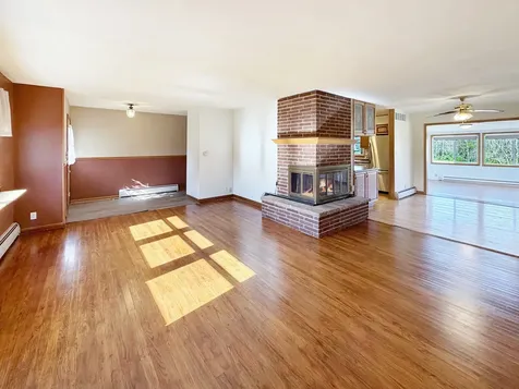 527 Timber Hills Drive Freeport IL 61032