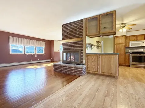 527 Timber Hills Drive Freeport IL 61032