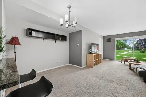 9352 Bay Colony Drive Des Plaines IL 60016