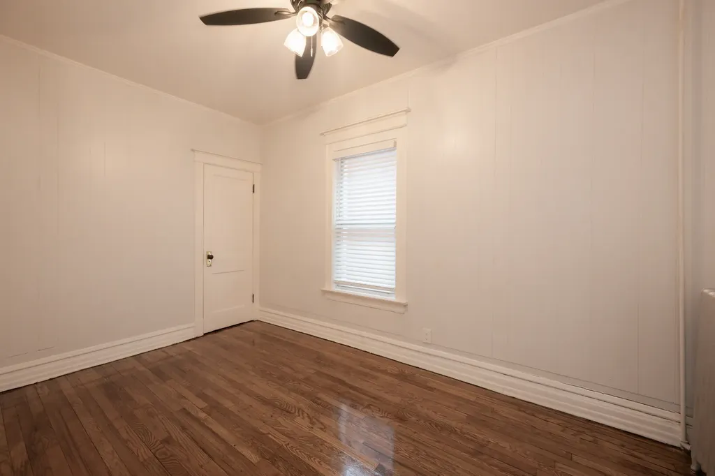 7653 South Saint Lawrence Avenue Chicago IL 60619