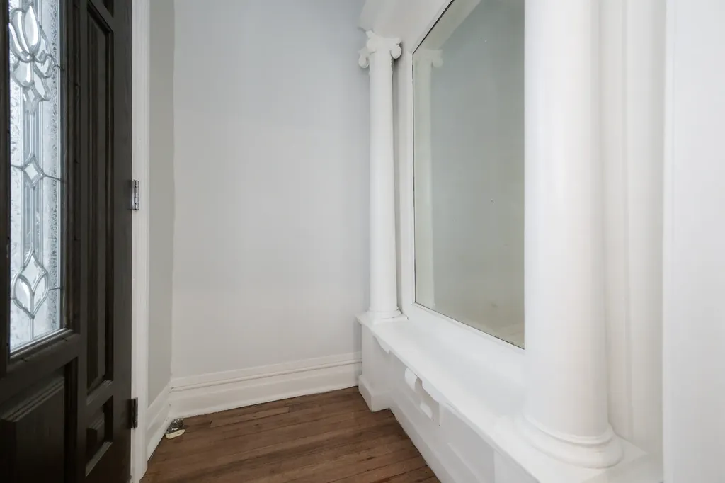 7653 South Saint Lawrence Avenue Chicago IL 60619