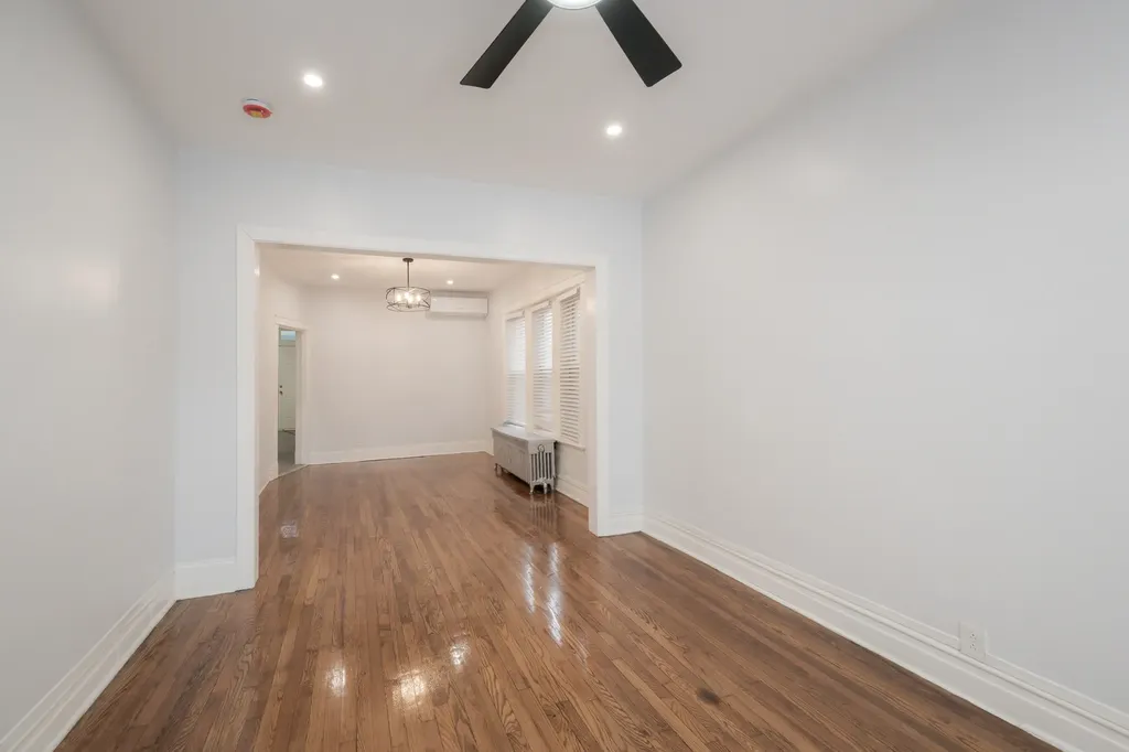7653 South Saint Lawrence Avenue Chicago IL 60619