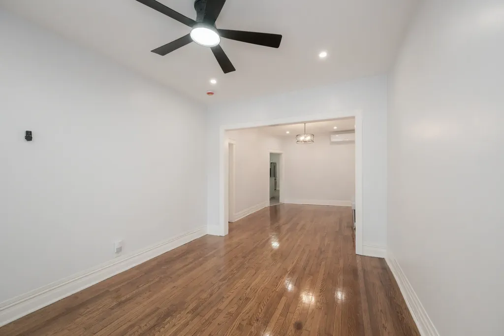 7653 South Saint Lawrence Avenue Chicago IL 60619