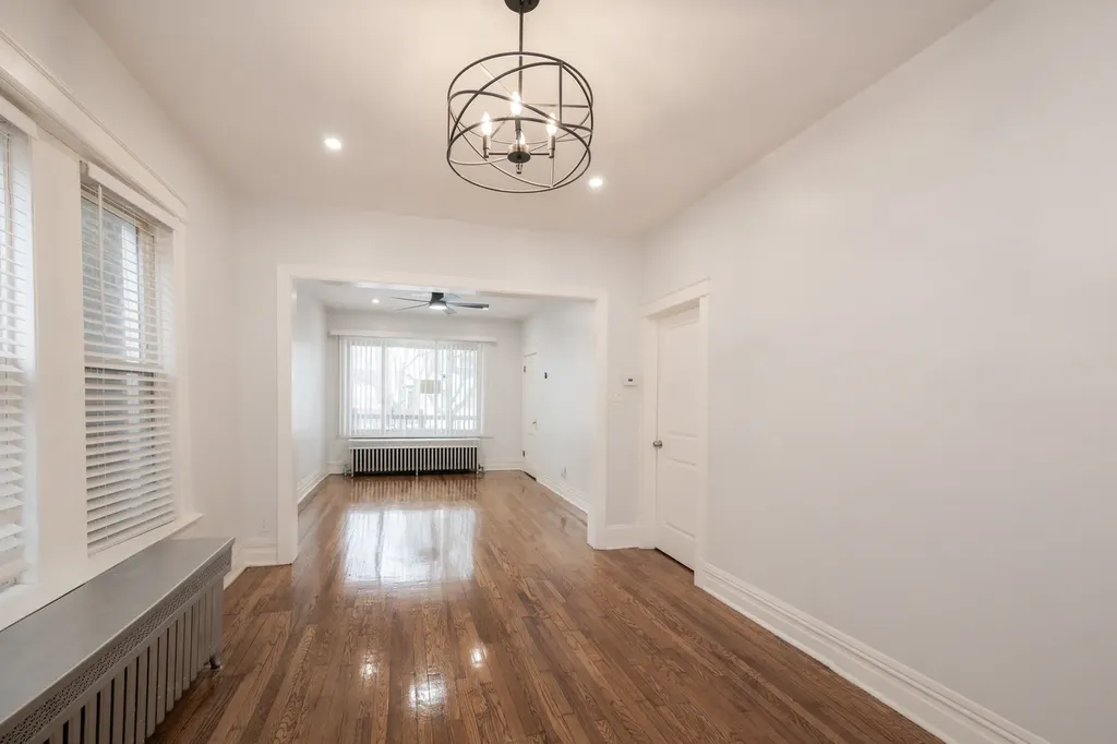 7653 South Saint Lawrence Avenue Chicago IL 60619