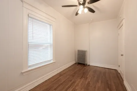 7653 South Saint Lawrence Avenue Chicago IL 60619