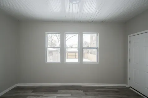 7653 South Saint Lawrence Avenue Chicago IL 60619