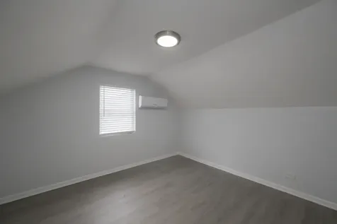7653 South Saint Lawrence Avenue Chicago IL 60619