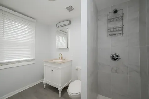 7653 South Saint Lawrence Avenue Chicago IL 60619