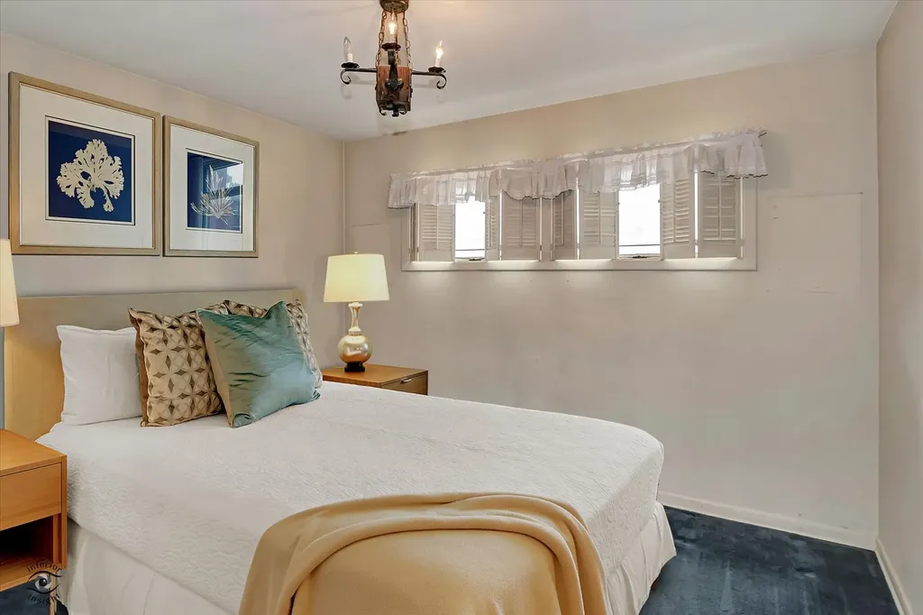 9139 South Oakley Avenue Chicago IL 60643