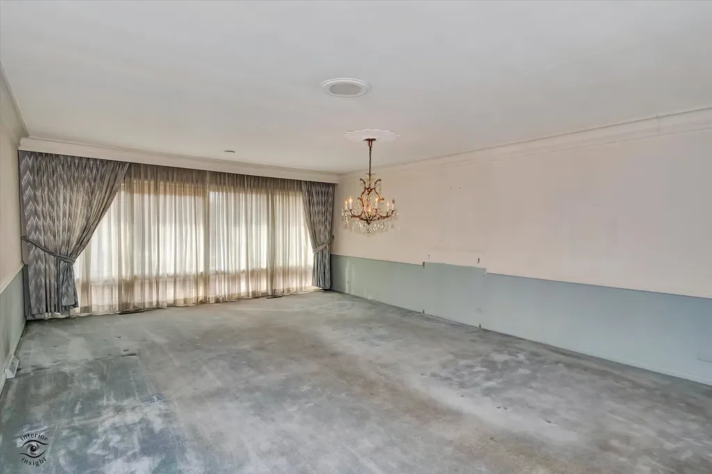 9139 South Oakley Avenue Chicago IL 60643