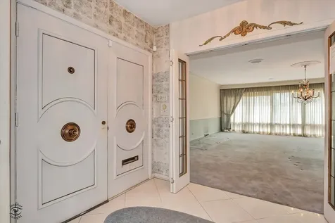9139 South Oakley Avenue Chicago IL 60643