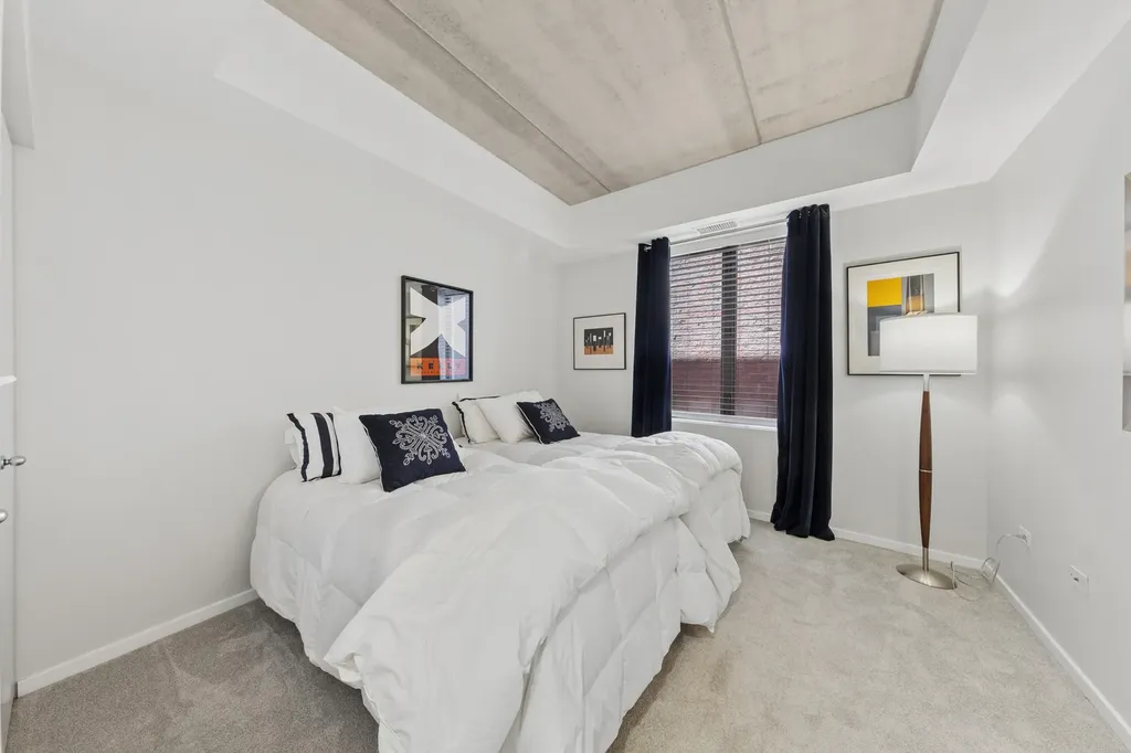 1422 North La Salle Drive Chicago IL 60610