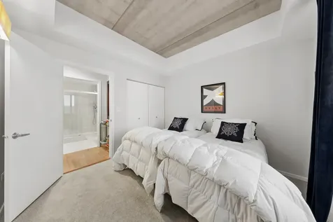 1422 North La Salle Drive Chicago IL 60610