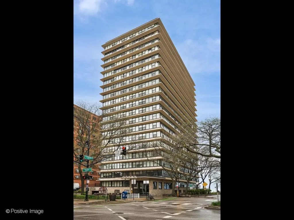5801 North Sheridan Road Chicago IL 60660