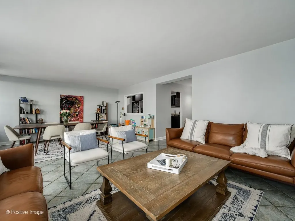 5801 North Sheridan Road Chicago IL 60660