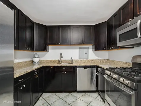 5801 North Sheridan Road Chicago IL 60660
