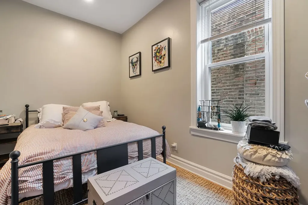 814 North Hermitage Avenue Chicago IL 60622