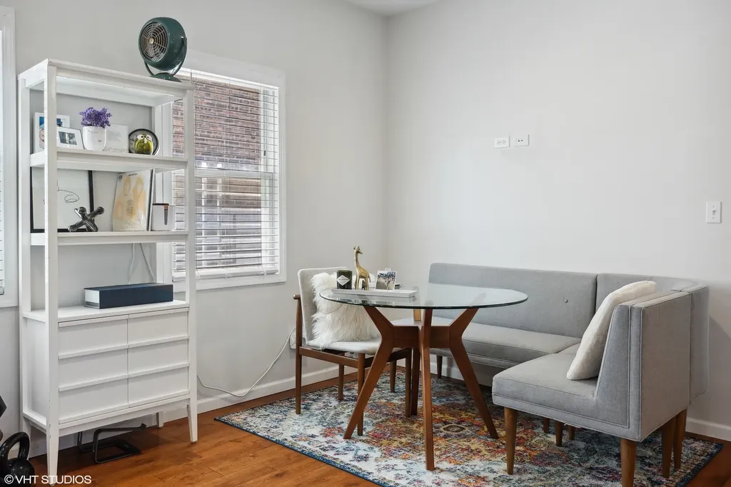 814 North Hermitage Avenue Chicago IL 60622