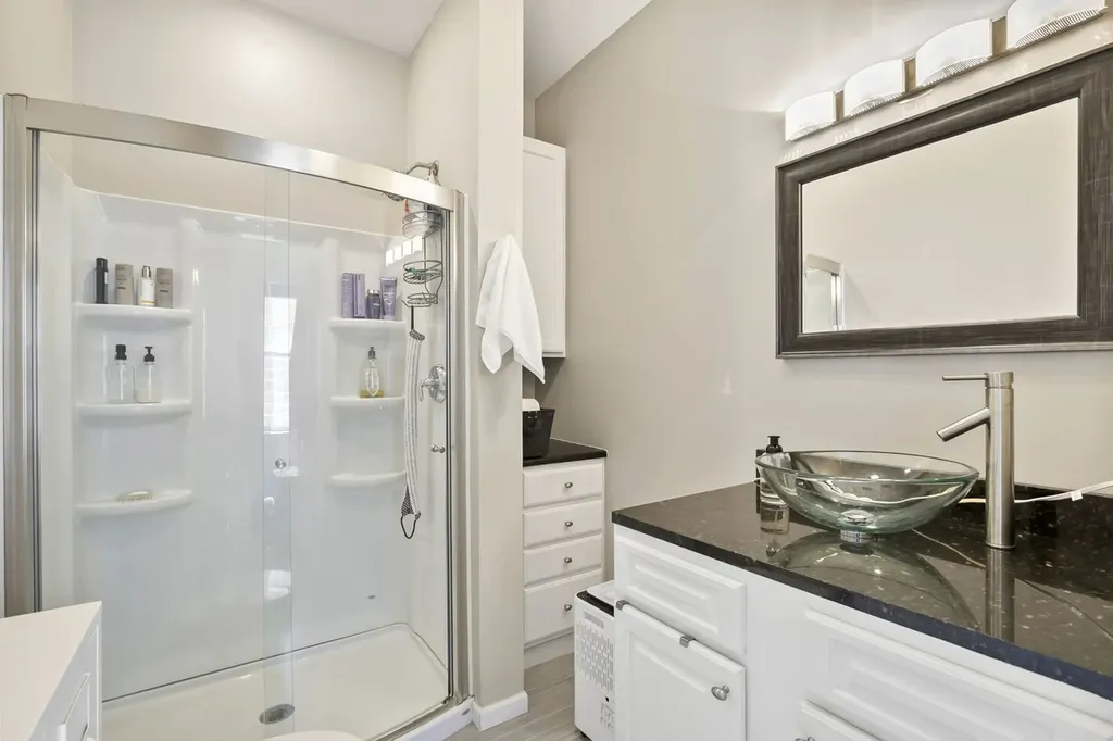 814 North Hermitage Avenue Chicago IL 60622