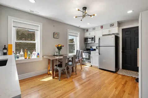814 North Hermitage Avenue Chicago IL 60622
