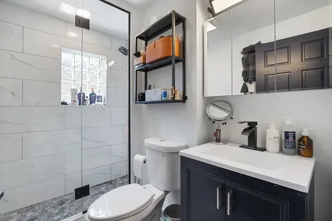814 North Hermitage Avenue Chicago IL 60622