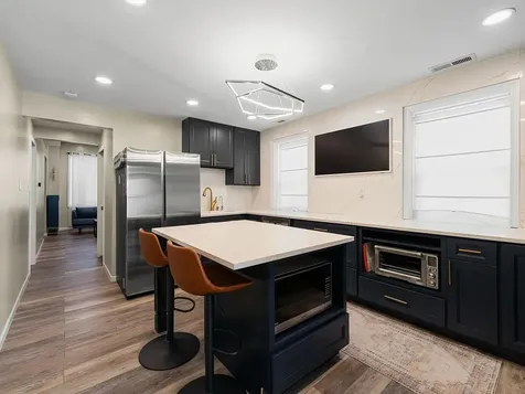 814 North Hermitage Avenue Chicago IL 60622