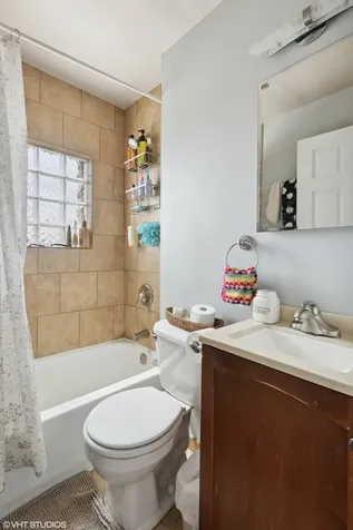 814 North Hermitage Avenue Chicago IL 60622