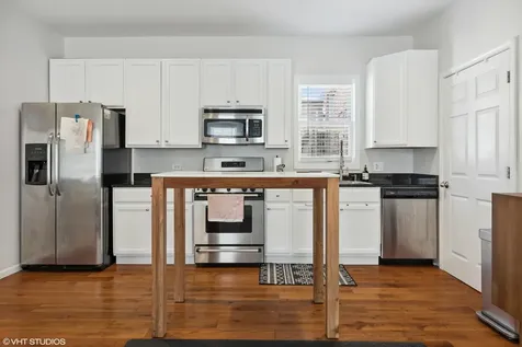814 North Hermitage Avenue Chicago IL 60622