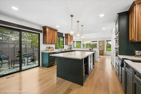 897 Longmeadow Court Lake Barrington IL 60010