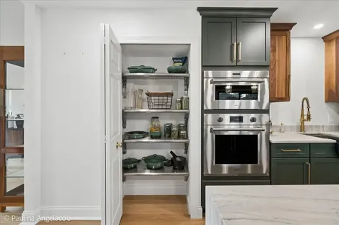 897 Longmeadow Court Lake Barrington IL 60010
