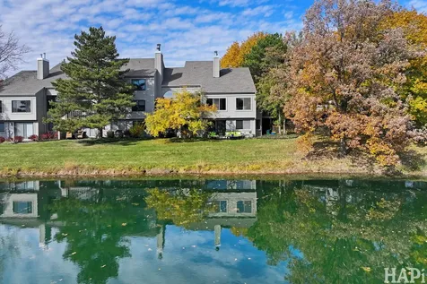 897 Longmeadow Court Lake Barrington IL 60010
