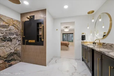 897 Longmeadow Court Lake Barrington IL 60010