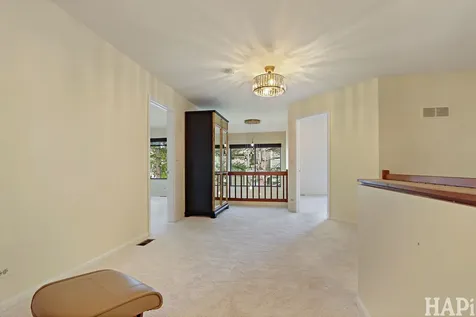 897 Longmeadow Court Lake Barrington IL 60010