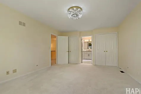 897 Longmeadow Court Lake Barrington IL 60010